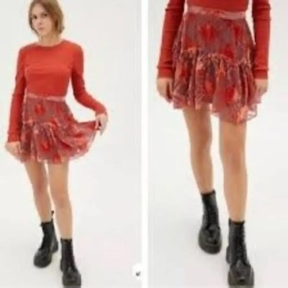Urban Outfitters Vera Burnout Velvet Flippy Pleated Skirt Sz M